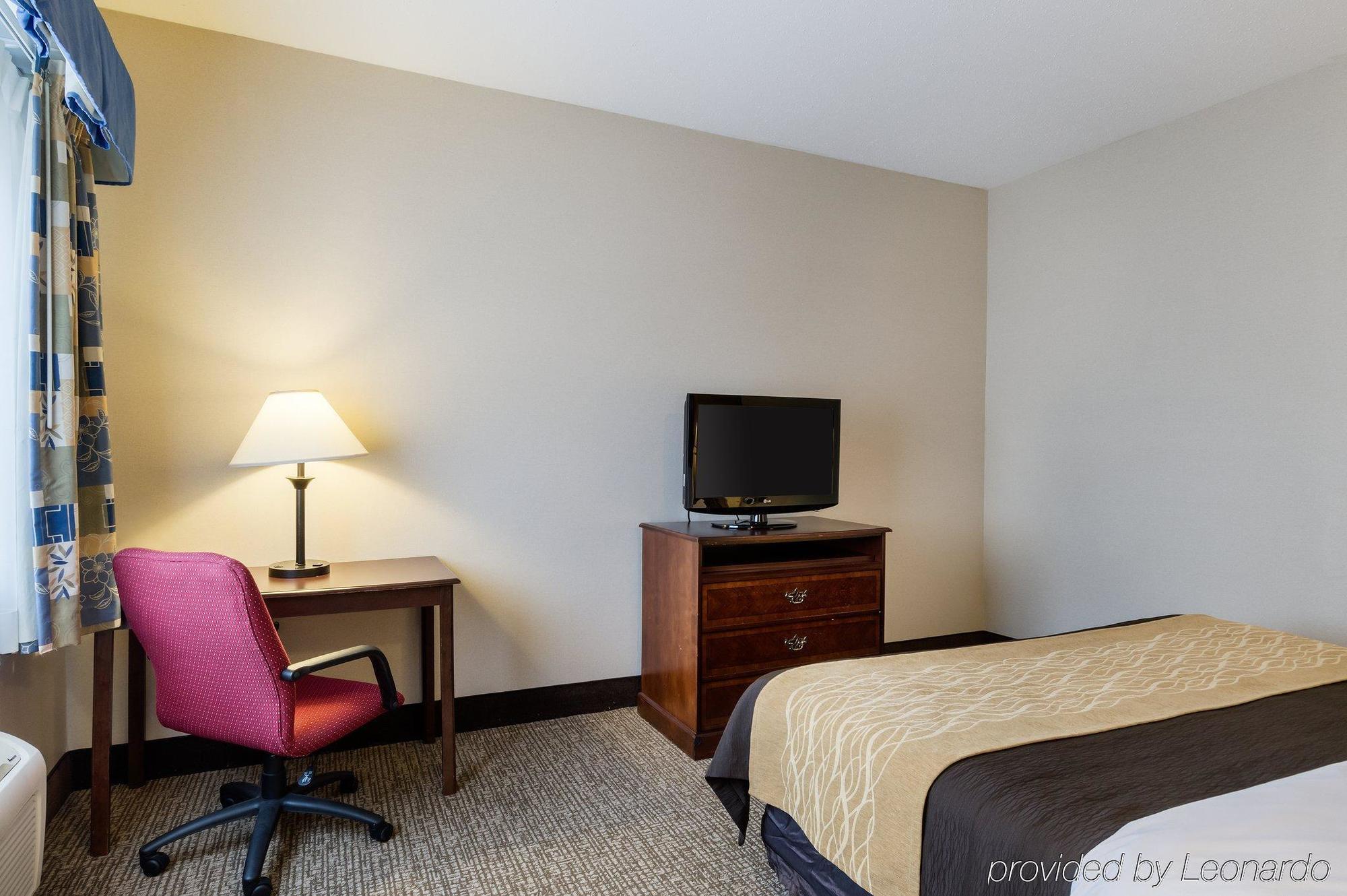 Towneplace Suites By Marriott Hadley Amherst Экстерьер фото
