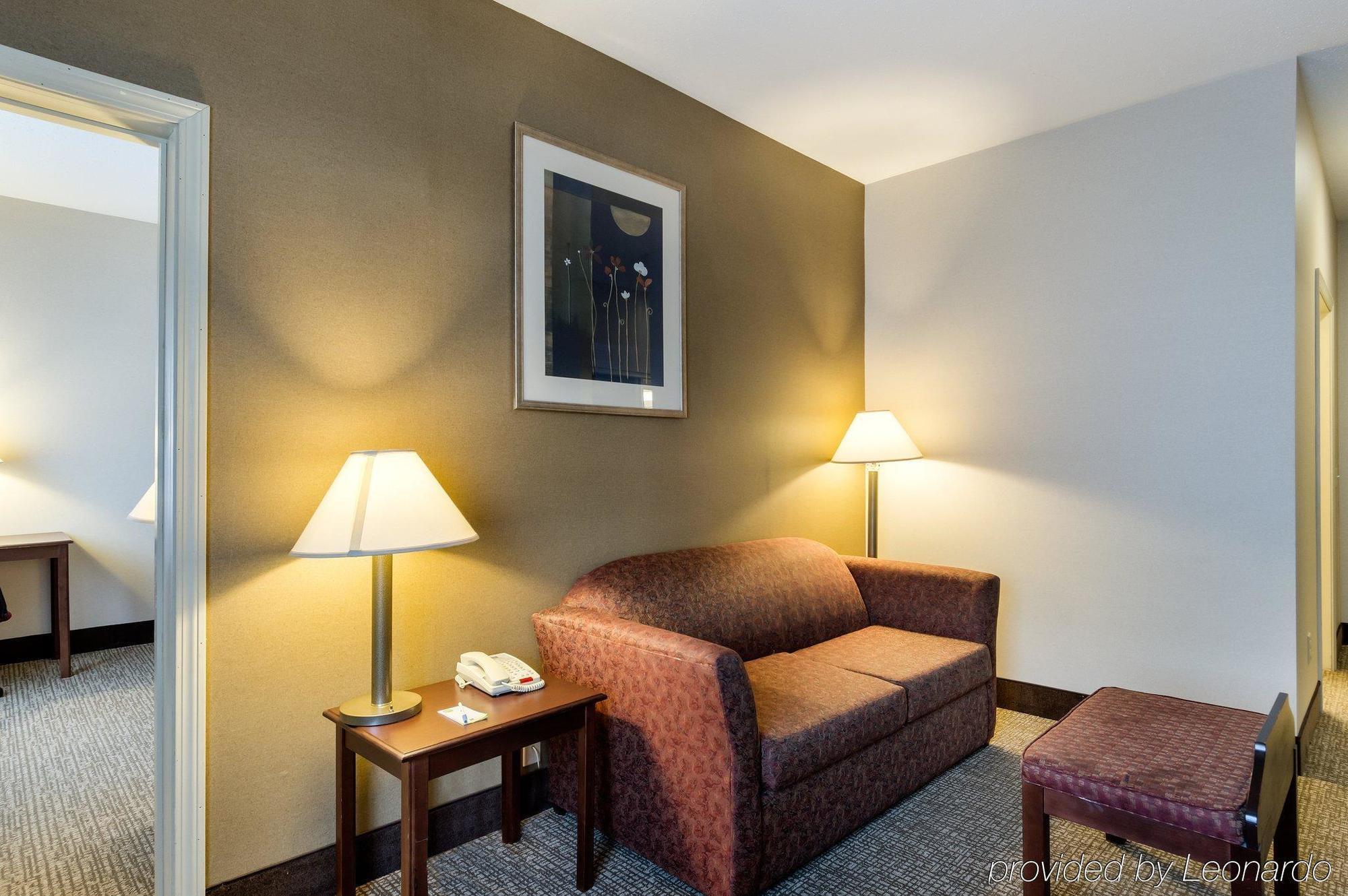 Towneplace Suites By Marriott Hadley Amherst Экстерьер фото